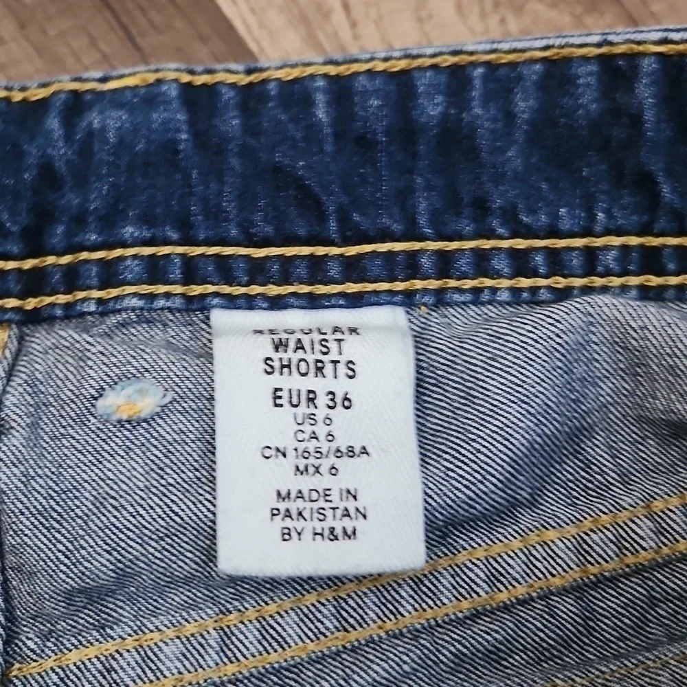 H & M DENIM Distressed Shorts size 6